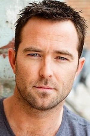 Sullivan Stapleton